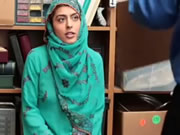 Garota árabe fodida no escritório