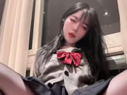 Bonito asiático menina de seda cueca provocando