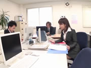 Secretária japonesa faz amor com seu chefe